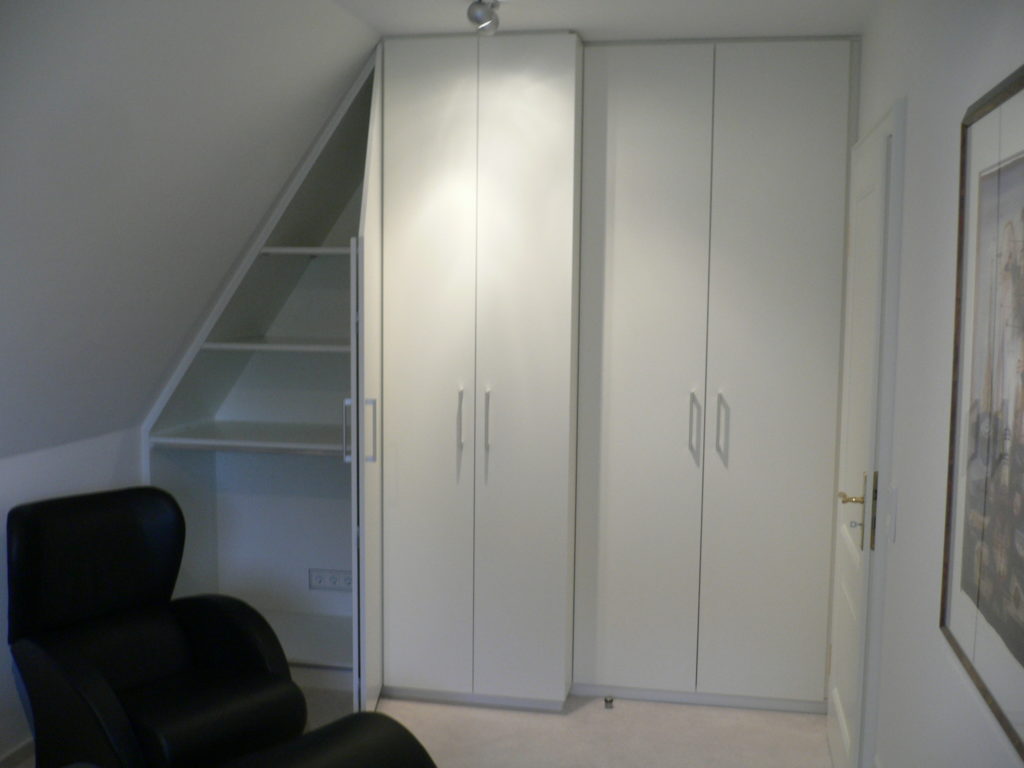 schrank-mit-faltfront